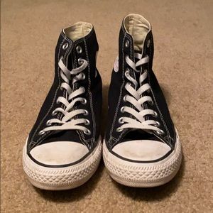 Hi top black/ white converse